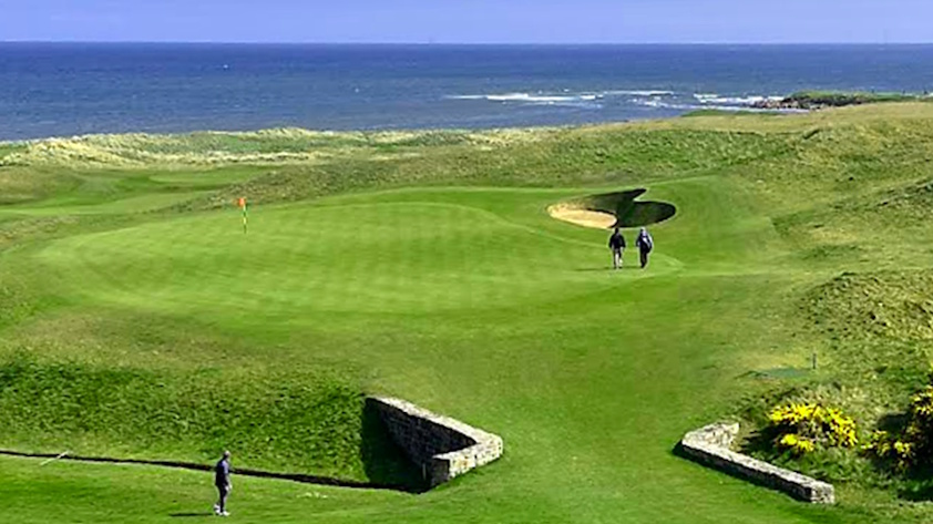18th green at Kingsbarns